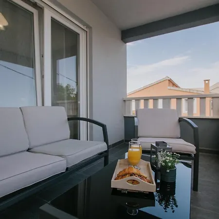 Royal Blue House 2 Rum i privatbostad *