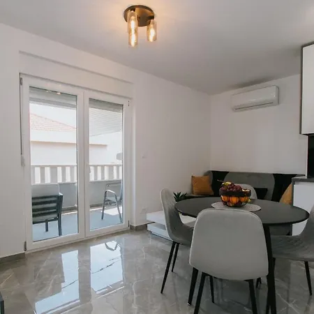 Royal Blue House 2 Rum i privatbostad *